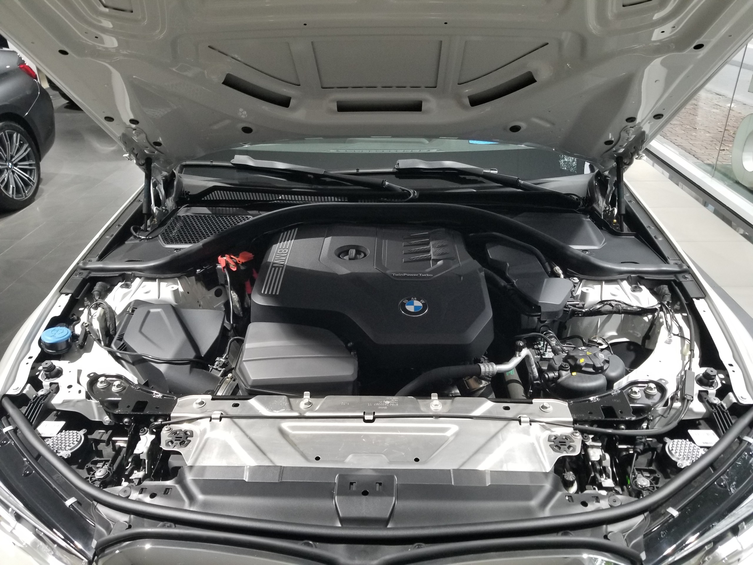 Động cơ B48 trên BMW 320i Sport Line.