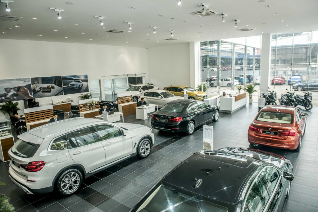 Khu trưng bày BMW Lê Văn Lương.