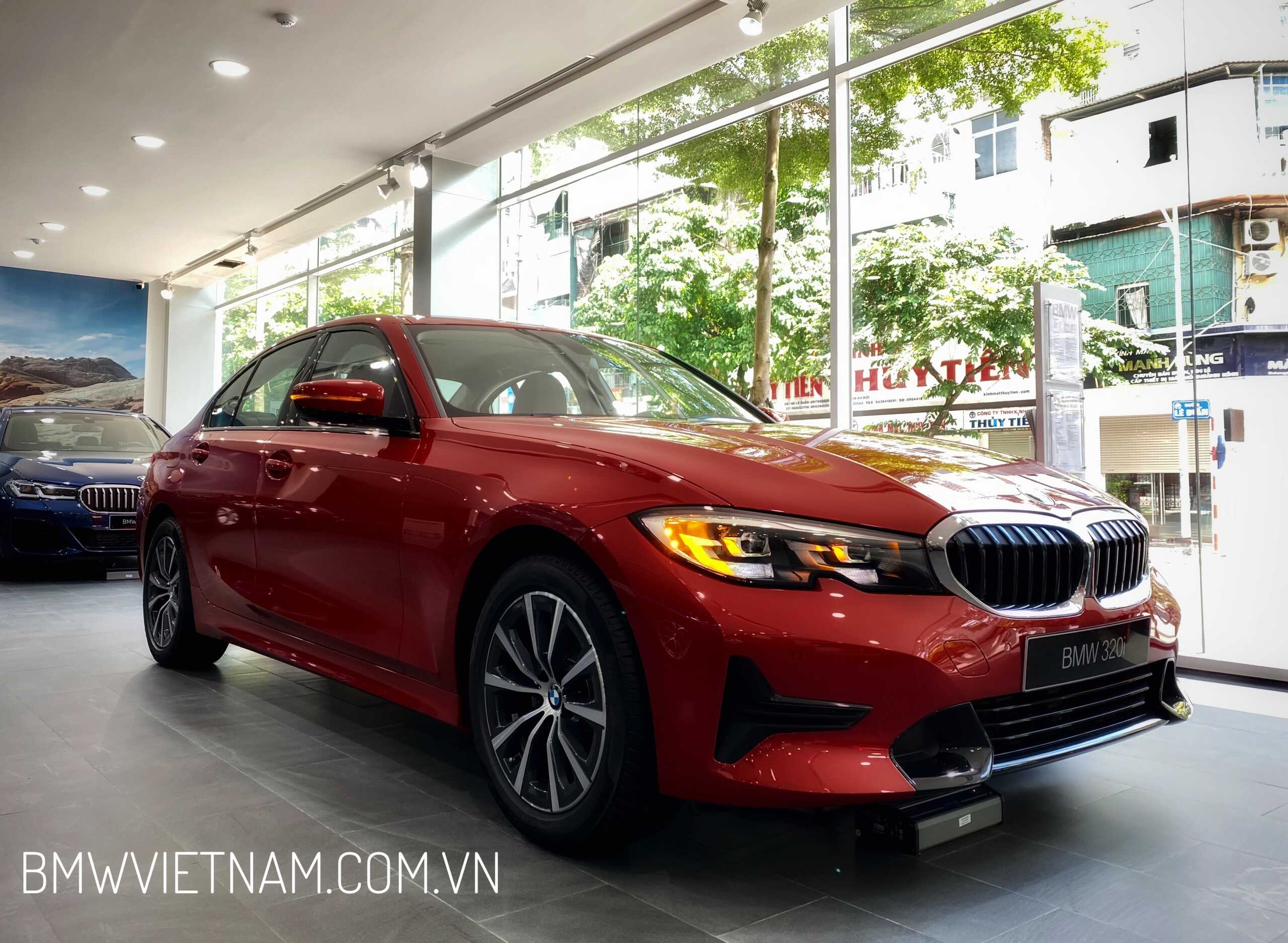 BMW 320i Sport Line 2022.
